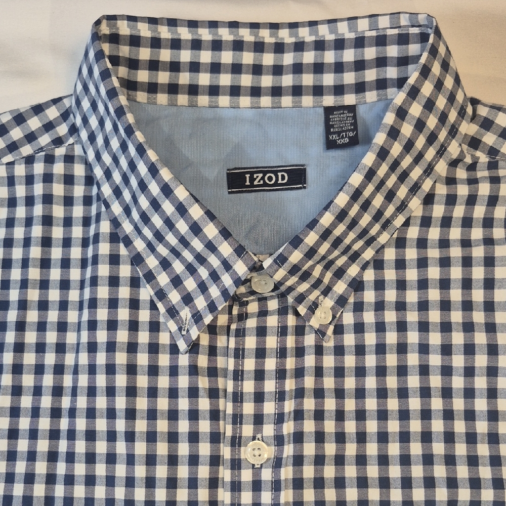 Izod Blue and White Short Sleeve Casual Button Down Shirt. XXL